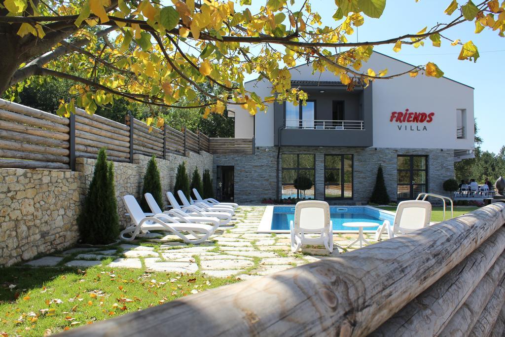 Family Hotel Friends Villa Enchets Exterior foto