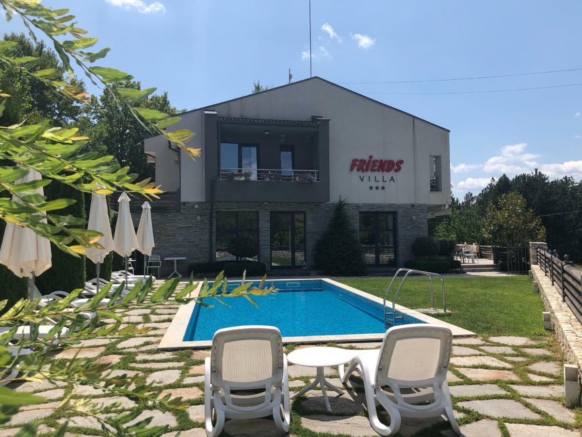 Family Hotel Friends Villa Enchets Exterior foto